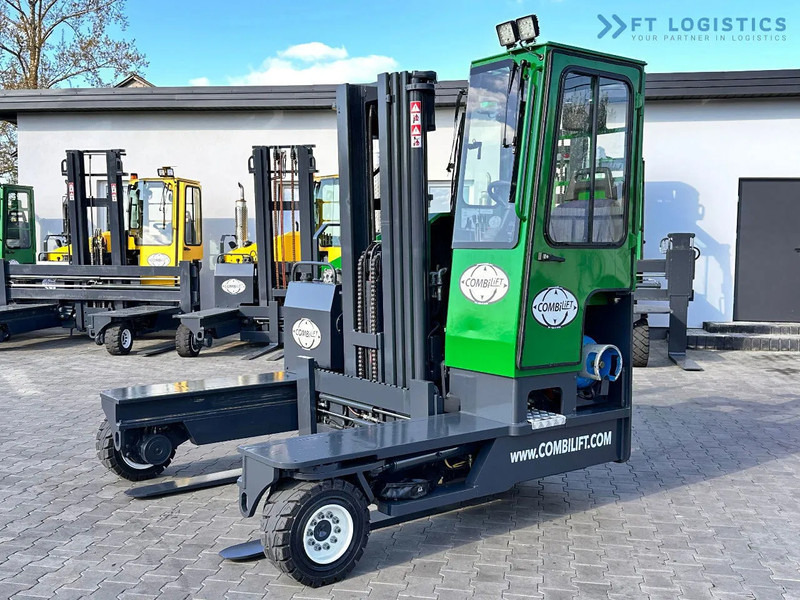 Combilift C4000 / TRIPLEX / 4900MM / LPG / FREE LIFT / FORK SHIFT / LIKE NEW C4000 / TRIPLEX / 4900MM / LPG / FREE LIFT / FORK SHIFT / LIK - رافعة شوكية للوصول للأماكن الضيقة ب4 اتجاهات: صورة 1 Combilift C4000 / TRIPLEX / 4900MM / LPG / FREE LIFT / FORK SHIFT / LIKE NEW C4000 / TRIPLEX / 4900MM / LPG / FREE LIFT / FORK SHIFT / LIK - رافعة شوكية للوصول للأماكن الضيقة ب4 اتجاهات: صورة 1
