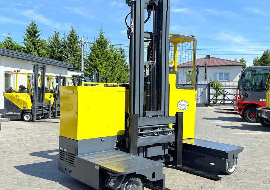 Combilift C4000STE / TRIPLEX / 6850MM / FREE LIFT / ONLY 1,348 HOURS / FORK SIDESHIFT / EXCELLENT CONDITION - رافعة شوكية للوصول للأماكن الضيقة ب4 اتجاهات: صورة 3 Combilift C4000STE / TRIPLEX / 6850MM / FREE LIFT / ONLY 1,348 HOURS / FORK SIDESHIFT / EXCELLENT CONDITION - رافعة شوكية للوصول للأماكن الضيقة ب4 اتجاهات: صورة 3