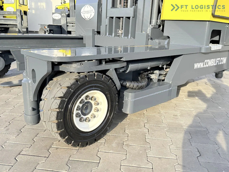 Combilift C5000 / DIESEL / TRIPLEX 7600MM / FULL FREE LIFT / FORK POSITIONER / HEATING / FULL HEATED CABIN / EXCELLENT CONDITION / Wide ra - رافعة شوكية للوصول للأماكن الضيقة ب4 اتجاهات: صورة 4 Combilift C5000 / DIESEL / TRIPLEX 7600MM / FULL FREE LIFT / FORK POSITIONER / HEATING / FULL HEATED CABIN / EXCELLENT CONDITION / Wide ra - رافعة شوكية للوصول للأماكن الضيقة ب4 اتجاهات: صورة 4
