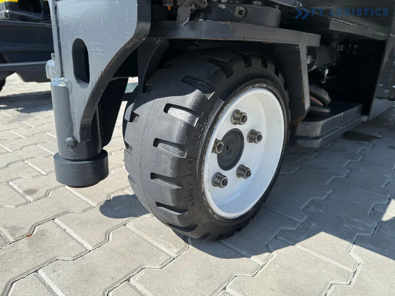Combilift C5000E / ELECTRIC / TRIPLEX 8300MM / FULL FREE LIFT / WIDE FORK POSITIONER / SIDE SHIFT / BATTERY LIKE NEW C5000E / ELECTRIC / T - رافعة شوكية للوصول للأماكن الضيقة ب4 اتجاهات: صورة 3 Combilift C5000E / ELECTRIC / TRIPLEX 8300MM / FULL FREE LIFT / WIDE FORK POSITIONER / SIDE SHIFT / BATTERY LIKE NEW C5000E / ELECTRIC / T - رافعة شوكية للوصول للأماكن الضيقة ب4 اتجاهات: صورة 3