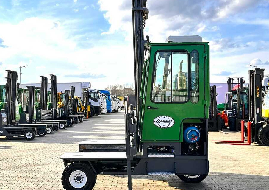 Combilift C5000XL / LPG / AIR CONDITIONING / WIDE POSITIONER / DUPLEX MAST / ADJUSTABLE FORKS / NEW TIRES / EXCELLENT CONDITION! - رافعة شوكية للوصول للأماكن الضيقة ب4 اتجاهات: صورة 3 Combilift C5000XL / LPG / AIR CONDITIONING / WIDE POSITIONER / DUPLEX MAST / ADJUSTABLE FORKS / NEW TIRES / EXCELLENT CONDITION! - رافعة شوكية للوصول للأماكن الضيقة ب4 اتجاهات: صورة 3