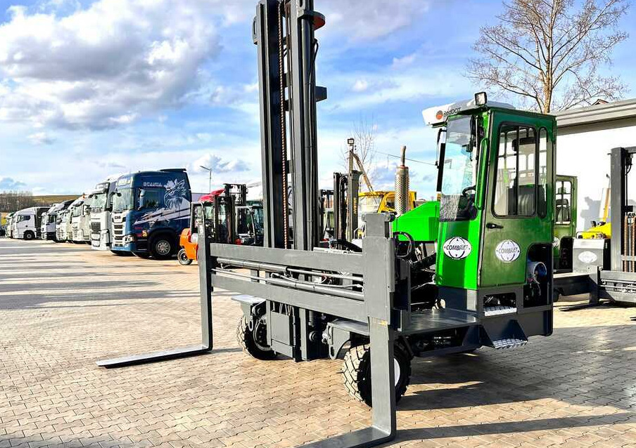 Combilift C5000XL / LPG / AIR CONDITIONING / WIDE POSITIONER / DUPLEX MAST / ADJUSTABLE FORKS / NEW TIRES / EXCELLENT CONDITION! - رافعة شوكية للوصول للأماكن الضيقة ب4 اتجاهات: صورة 1 Combilift C5000XL / LPG / AIR CONDITIONING / WIDE POSITIONER / DUPLEX MAST / ADJUSTABLE FORKS / NEW TIRES / EXCELLENT CONDITION! - رافعة شوكية للوصول للأماكن الضيقة ب4 اتجاهات: صورة 1