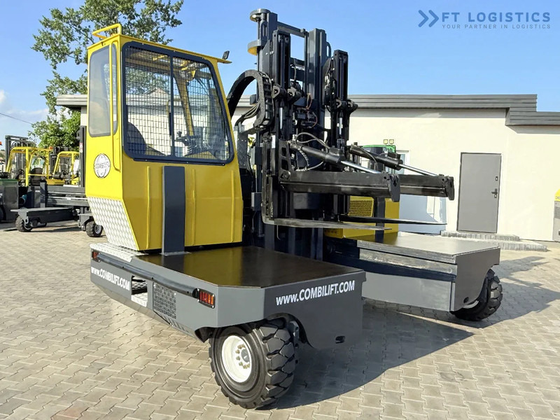 Combilift C6000SR / DUPLEX / 4200MM / LOAD CLAMP ON FORKS / FREE LIFT / DIESEL / POSITIONER / NEW TIRES / LIKE NEW / Wide range of four-wa - رافعة شوكية للوصول للأماكن الضيقة ب4 اتجاهات: صورة 1 Combilift C6000SR / DUPLEX / 4200MM / LOAD CLAMP ON FORKS / FREE LIFT / DIESEL / POSITIONER / NEW TIRES / LIKE NEW / Wide range of four-wa - رافعة شوكية للوصول للأماكن الضيقة ب4 اتجاهات: صورة 1