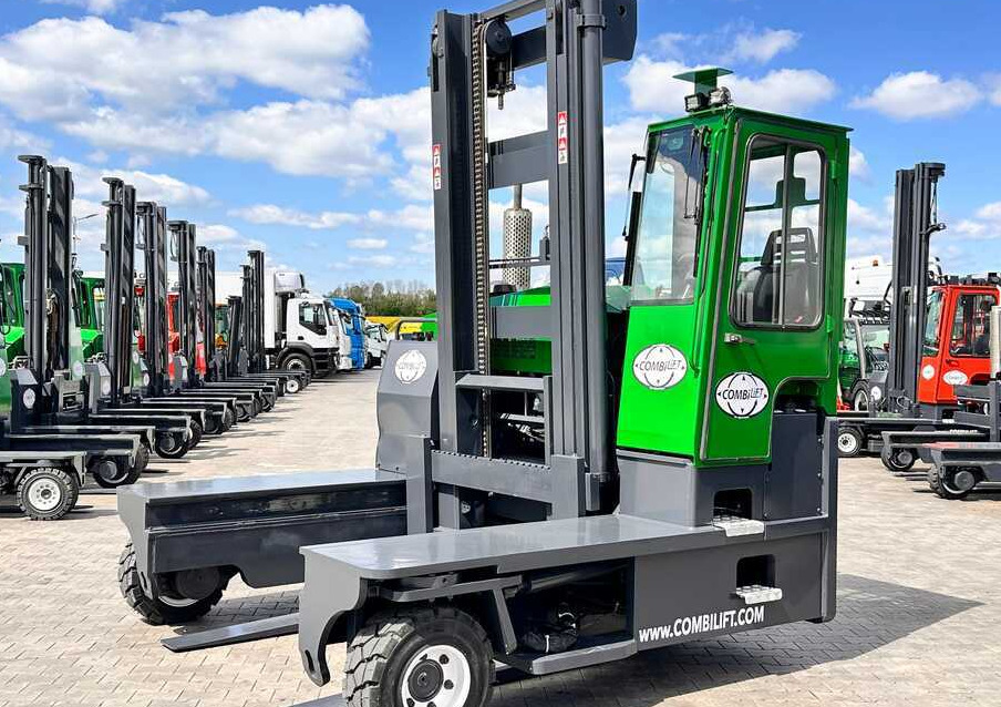 Combilift C8000 / DIESEL / 4600MM / DUPLEX / KUBOTA / EXCELLENT CONDITION - رافعة شوكية للوصول للأماكن الضيقة ب4 اتجاهات: صورة 1 Combilift C8000 / DIESEL / 4600MM / DUPLEX / KUBOTA / EXCELLENT CONDITION - رافعة شوكية للوصول للأماكن الضيقة ب4 اتجاهات: صورة 1