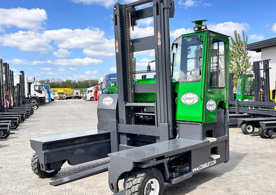 Combilift C8000 / DIESEL / 4600MM / DUPLEX / KUBOTA / EXCELLENT CONDITION - رافعة شوكية للوصول للأماكن الضيقة ب4 اتجاهات: صورة 2 Combilift C8000 / DIESEL / 4600MM / DUPLEX / KUBOTA / EXCELLENT CONDITION - رافعة شوكية للوصول للأماكن الضيقة ب4 اتجاهات: صورة 2