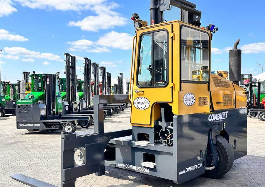 Combilift C9000 / GAS / DUPLEX / 4700MM / FREE LIFT / POSITIONER / FORK SIDE SHIFT / EXCELLENT CONDITION - رافعة شوكية للوصول للأماكن الضيقة ب4 اتجاهات: صورة 5 Combilift C9000 / GAS / DUPLEX / 4700MM / FREE LIFT / POSITIONER / FORK SIDE SHIFT / EXCELLENT CONDITION - رافعة شوكية للوصول للأماكن الضيقة ب4 اتجاهات: صورة 5
