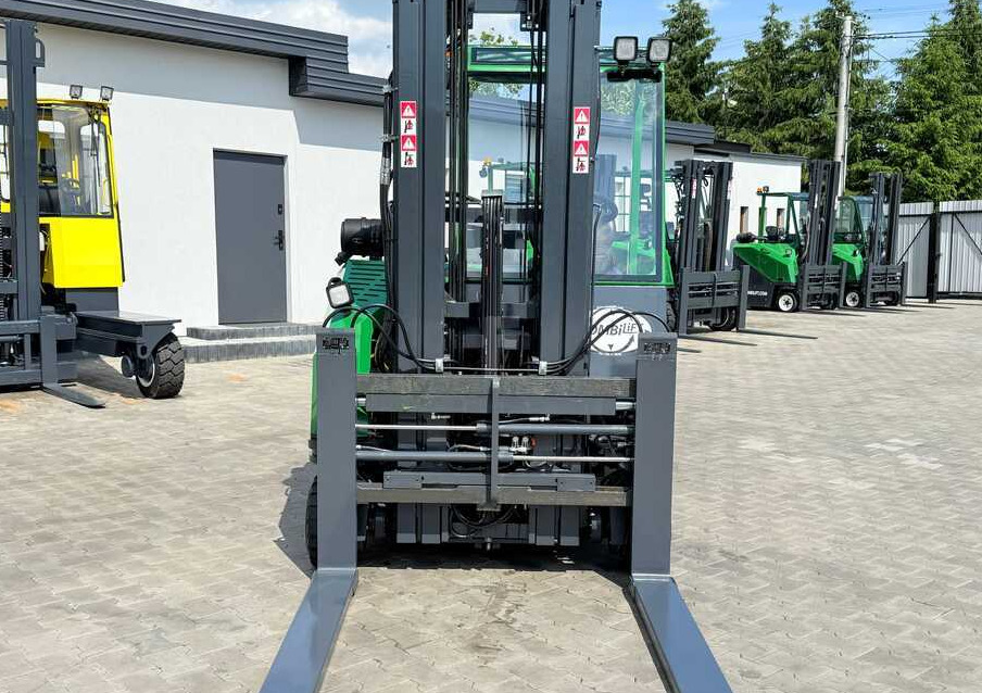 Combilift CB2500 / DIESEL / EXTENDABLE FORKS / TRIPLEX / 5500MM / FREE LIFT / SIDE SHIFT / FORK POSITIONER / LIKE NEW - رافعة شوكية للوصول للأماكن الضيقة ب4 اتجاهات: صورة 3 Combilift CB2500 / DIESEL / EXTENDABLE FORKS / TRIPLEX / 5500MM / FREE LIFT / SIDE SHIFT / FORK POSITIONER / LIKE NEW - رافعة شوكية للوصول للأماكن الضيقة ب4 اتجاهات: صورة 3