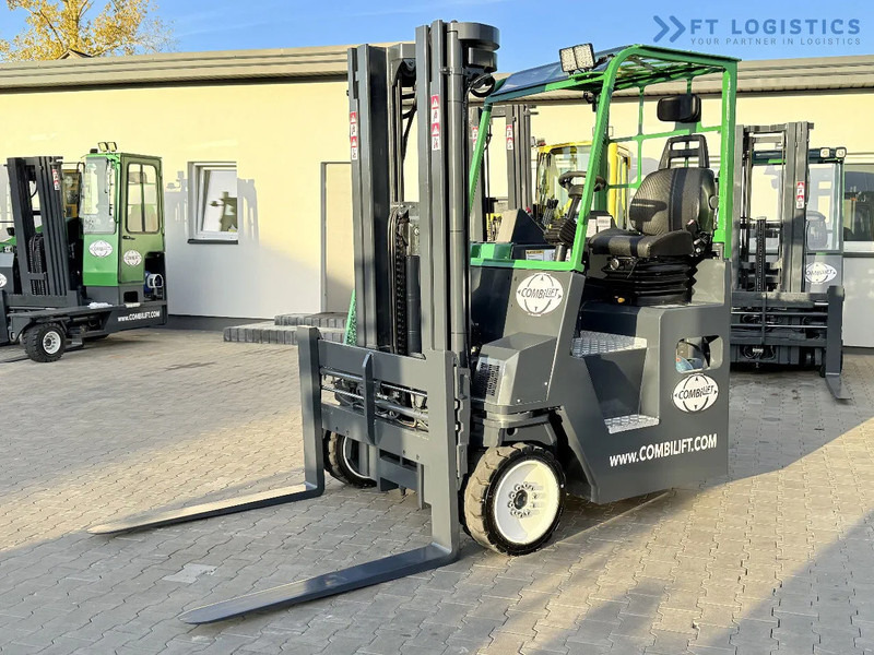 Combilift CB4000 / GAS / TRIPLEX 5200MM / FREE LIFT / FORK POSITIONER / SIDE SHIFT / EXCELLENT CONDITION / Wide range of four-way and side - رافعة شوكية للوصول للأماكن الضيقة ب4 اتجاهات: صورة 1 Combilift CB4000 / GAS / TRIPLEX 5200MM / FREE LIFT / FORK POSITIONER / SIDE SHIFT / EXCELLENT CONDITION / Wide range of four-way and side - رافعة شوكية للوصول للأماكن الضيقة ب4 اتجاهات: صورة 1