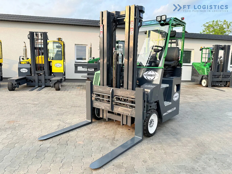 Combilift COMBILIFT C4000CB – TRIPLEX 5200mm – Year 2017 – LPG – FREE LIFT – SIDESHIFT – FORK POSITIONER – CONDITION 5/5 COMBILIFT C4000CB - رافعة شوكية للوصول للأماكن الضيقة ب4 اتجاهات: صورة 3 Combilift COMBILIFT C4000CB – TRIPLEX 5200mm – Year 2017 – LPG – FREE LIFT – SIDESHIFT – FORK POSITIONER – CONDITION 5/5 COMBILIFT C4000CB - رافعة شوكية للوصول للأماكن الضيقة ب4 اتجاهات: صورة 3