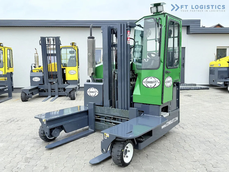 Combilift Combilift C3000 / DIESEL / TRIPLEX 4900MM / FREE LIFT / FORK POSITIONER / HEATING / FULL CABIN / PERFECT CONDITION / Wide range - رافعة شوكية للوصول للأماكن الضيقة ب4 اتجاهات: صورة 4 Combilift Combilift C3000 / DIESEL / TRIPLEX 4900MM / FREE LIFT / FORK POSITIONER / HEATING / FULL CABIN / PERFECT CONDITION / Wide range - رافعة شوكية للوصول للأماكن الضيقة ب4 اتجاهات: صورة 4