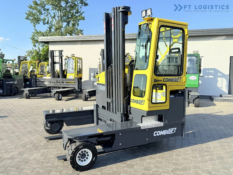 رافعة شوكية للوصول للأماكن الضيقة ب4 اتجاهات Combilift Combilift C5000 / DIESEL / TRIPLEX 6000MM / FREE LIFT / FORK POSITIONER / BUILT-IN SCALE / HEATING / FULL CABIN / PERFECT CONDIT: صورة 5 رافعة شوكية للوصول للأماكن الضيقة ب4 اتجاهات Combilift Combilift C5000 / DIESEL / TRIPLEX 6000MM / FREE LIFT / FORK POSITIONER / BUILT-IN SCALE / HEATING / FULL CABIN / PERFECT CONDIT: صورة 5