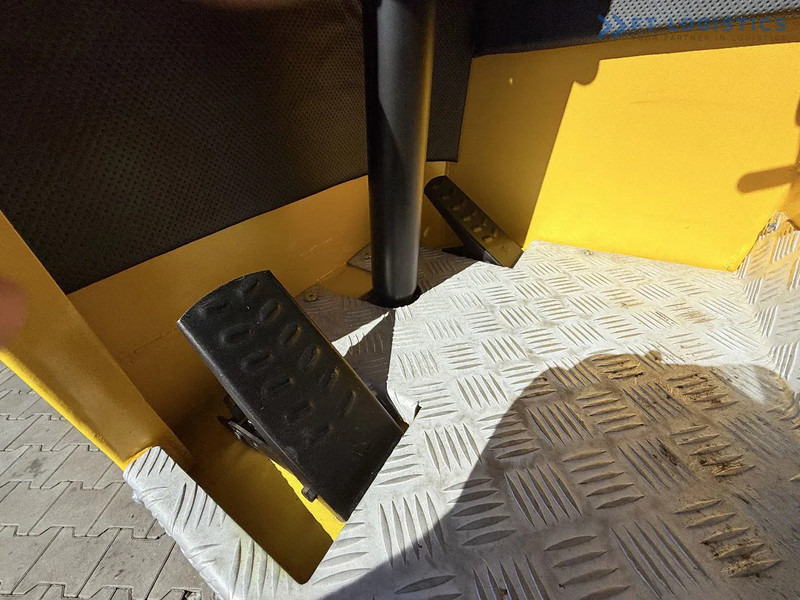 رافعة شوكية للوصول للأماكن الضيقة ب4 اتجاهات Combilift Combilift FOUR-WAY MULTIDIRECTIONAL FORKLIFT C4000 / DIESEL / DUPLEX 4100MM / ONLY 2888 HOURS / FORK POSITIONER / FULL CABIN – H: صورة 14