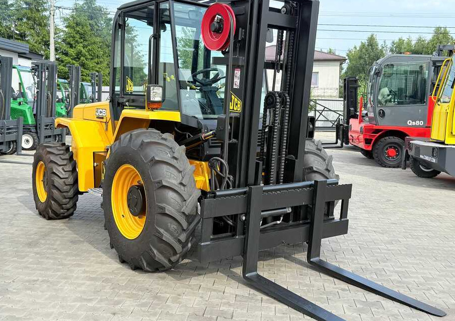 JCB 940 / DIESEL / TRIPLEX 4500MM / FORK POSITIONER / FORK SIDESHIFT / 4T / NEW TYRES / LIKE NEW - رافعة شوكية للأراضي الوعرة: صورة 5 JCB 940 / DIESEL / TRIPLEX 4500MM / FORK POSITIONER / FORK SIDESHIFT / 4T / NEW TYRES / LIKE NEW - رافعة شوكية للأراضي الوعرة: صورة 5