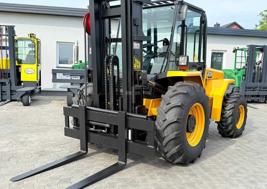 JCB 940 / DIESEL / TRIPLEX 4500MM / FORK POSITIONER / FORK SIDESHIFT / 4T / NEW TYRES / LIKE NEW - رافعة شوكية للأراضي الوعرة: صورة 3 JCB 940 / DIESEL / TRIPLEX 4500MM / FORK POSITIONER / FORK SIDESHIFT / 4T / NEW TYRES / LIKE NEW - رافعة شوكية للأراضي الوعرة: صورة 3