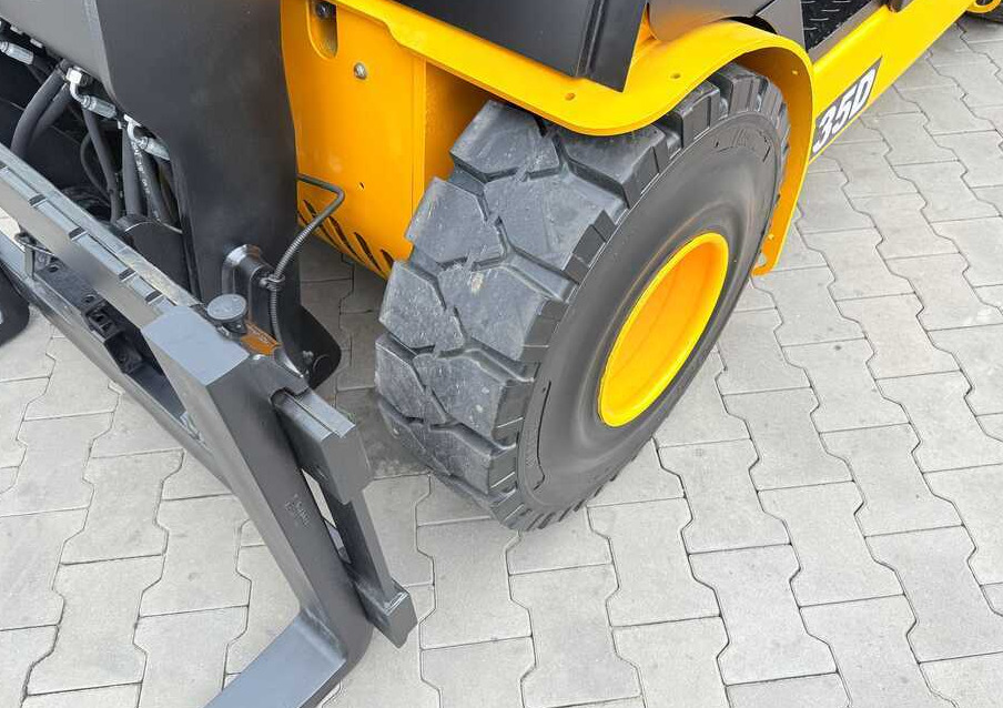 JCB TLT35D / DIESEL / CAB / NEW TYRES / 4450MM / TELESCOPIC – EXCELLENT CONDITION - آلة رفع ونقل تلسكوبية: صورة 4 JCB TLT35D / DIESEL / CAB / NEW TYRES / 4450MM / TELESCOPIC – EXCELLENT CONDITION - آلة رفع ونقل تلسكوبية: صورة 4