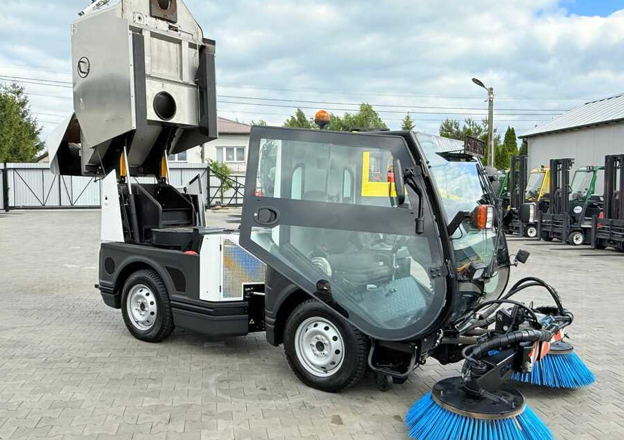 سياره كنس شوارع Nilfisk Nilfisk City Ranger 3500 – Articulated Municipal Sweeper | Year 2017 | On: صورة 29