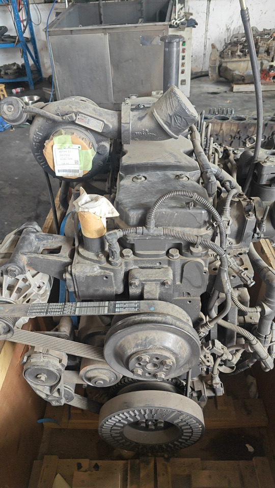 Cummins QSB6.7 - محرك - حفّار: صورة 1 Cummins QSB6.7 - محرك - حفّار: صورة 1