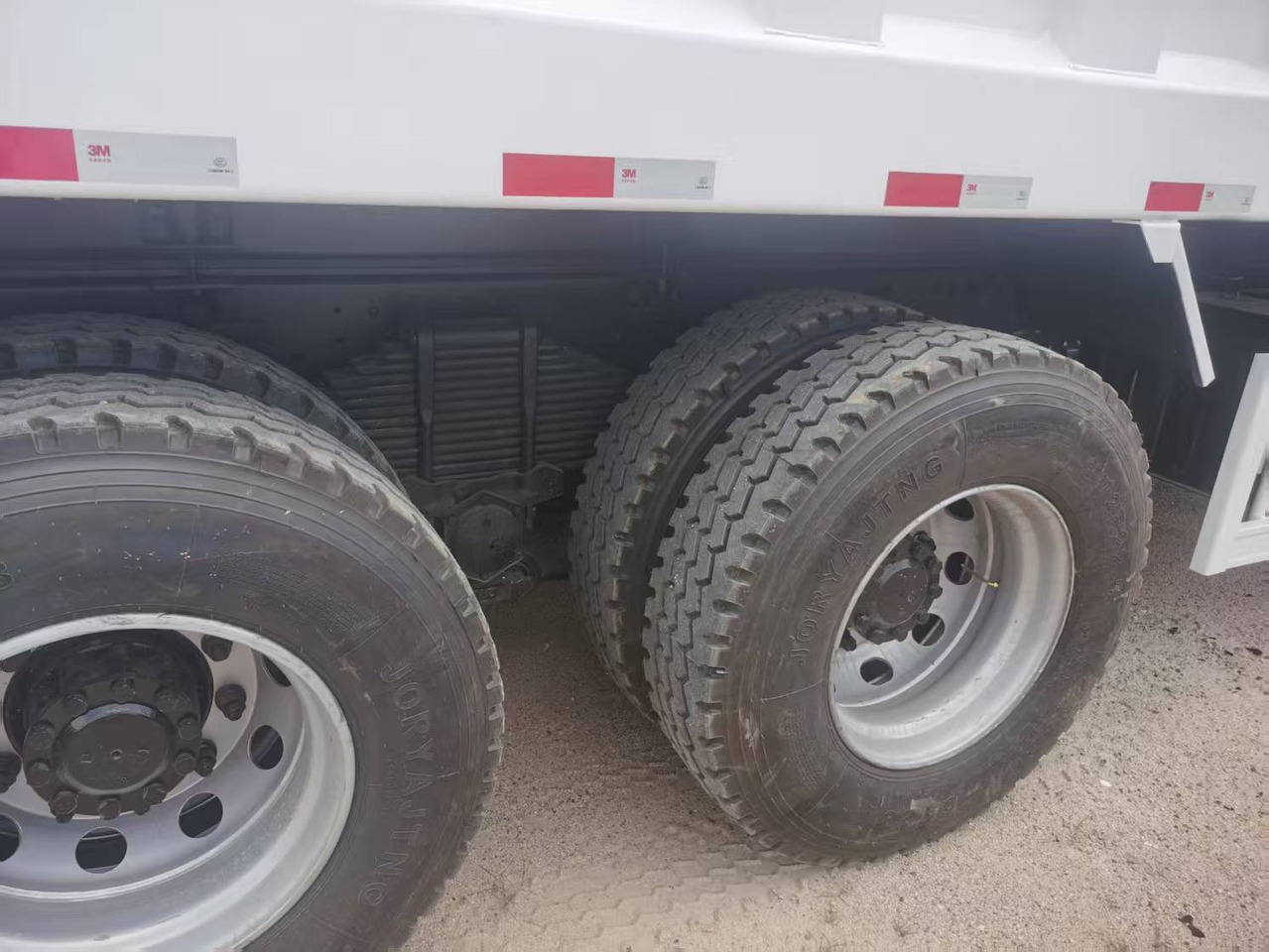 HINO 6×4,10 wheels - شاحنة قلاب: صورة 5 HINO 6×4,10 wheels - شاحنة قلاب: صورة 5