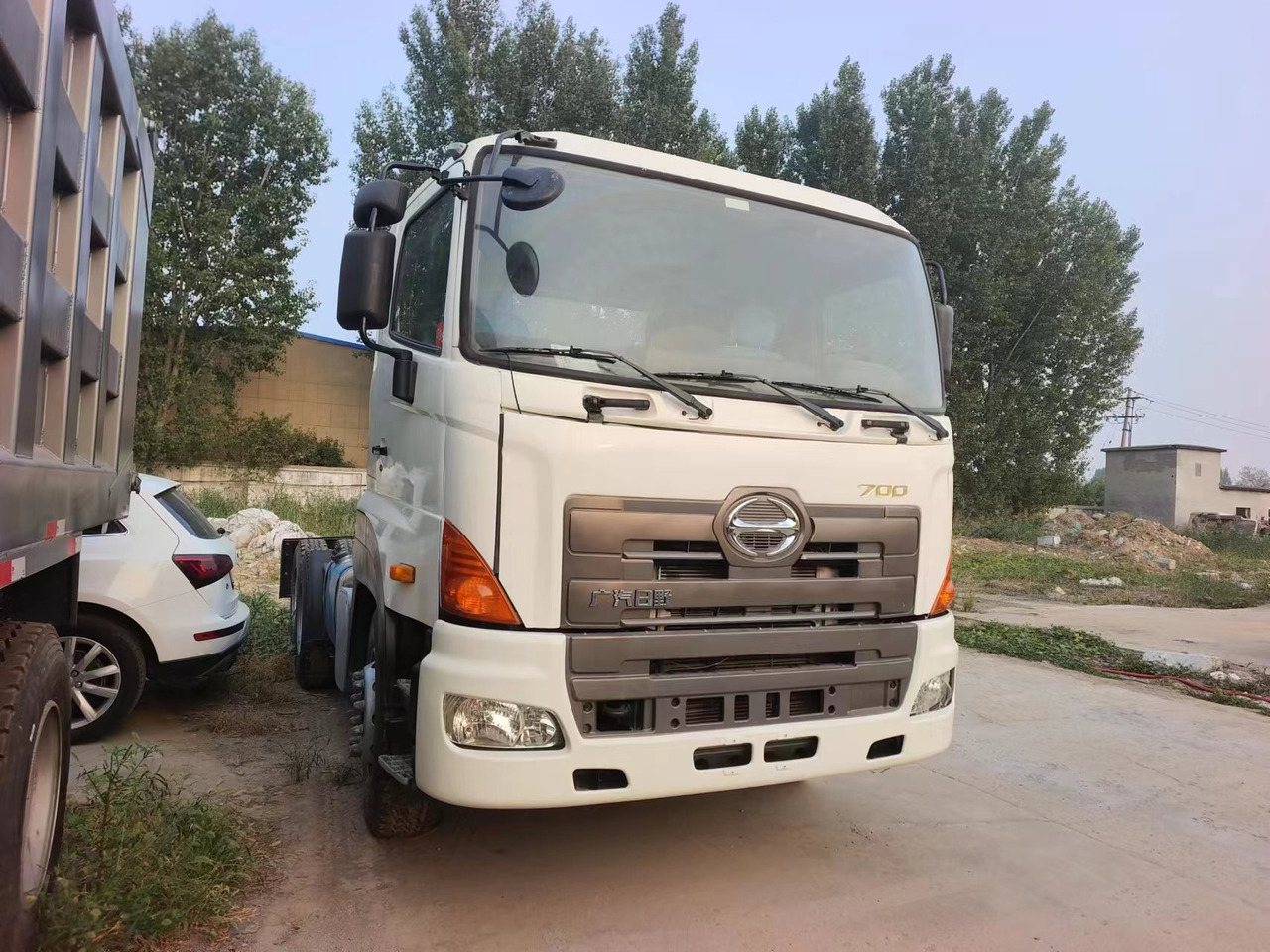 HINO HINO 700 - رأس تريلا: صورة 2 HINO HINO 700 - رأس تريلا: صورة 2