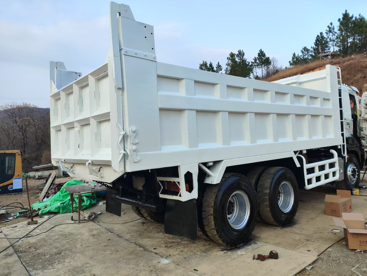 HINO HINO 700 - شاحنة قلاب: صورة 2 HINO HINO 700 - شاحنة قلاب: صورة 2