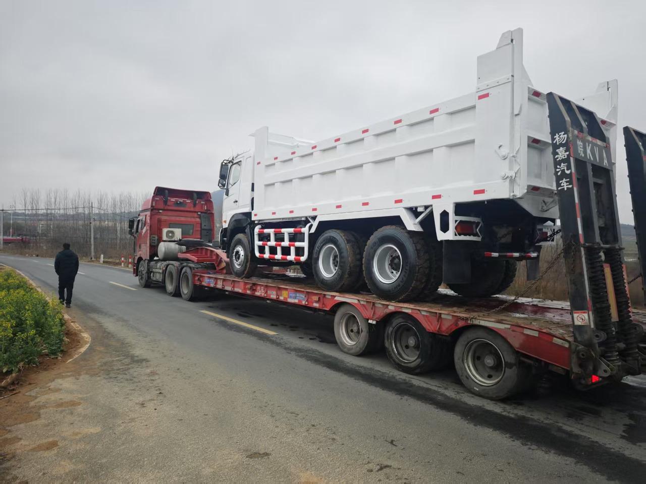 HINO HINO 700 - شاحنة قلاب: صورة 3 HINO HINO 700 - شاحنة قلاب: صورة 3