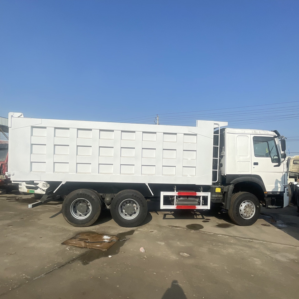 HOWO 6*4 DUMP TRUCK - شاحنة قلاب: صورة 3 HOWO 6*4 DUMP TRUCK - شاحنة قلاب: صورة 3