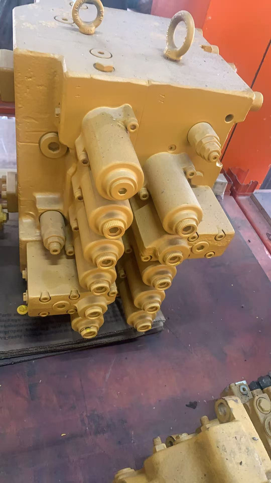 HYUNDAI R210-7 - صمام هيدروليكي - حفّار: صورة 5 HYUNDAI R210-7 - صمام هيدروليكي - حفّار: صورة 5