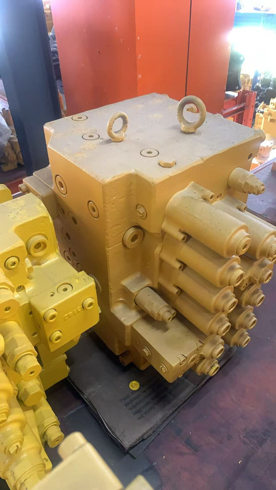 HYUNDAI R210-7 - صمام هيدروليكي - حفّار: صورة 3 HYUNDAI R210-7 - صمام هيدروليكي - حفّار: صورة 3