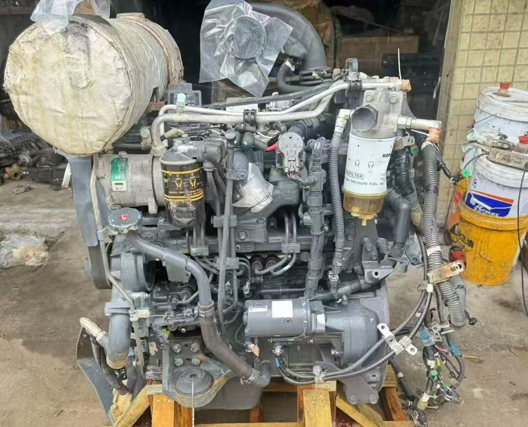 KOMATSU 4D95LE-6 - محرك - حفار صغير: صورة 3 KOMATSU 4D95LE-6 - محرك - حفار صغير: صورة 3