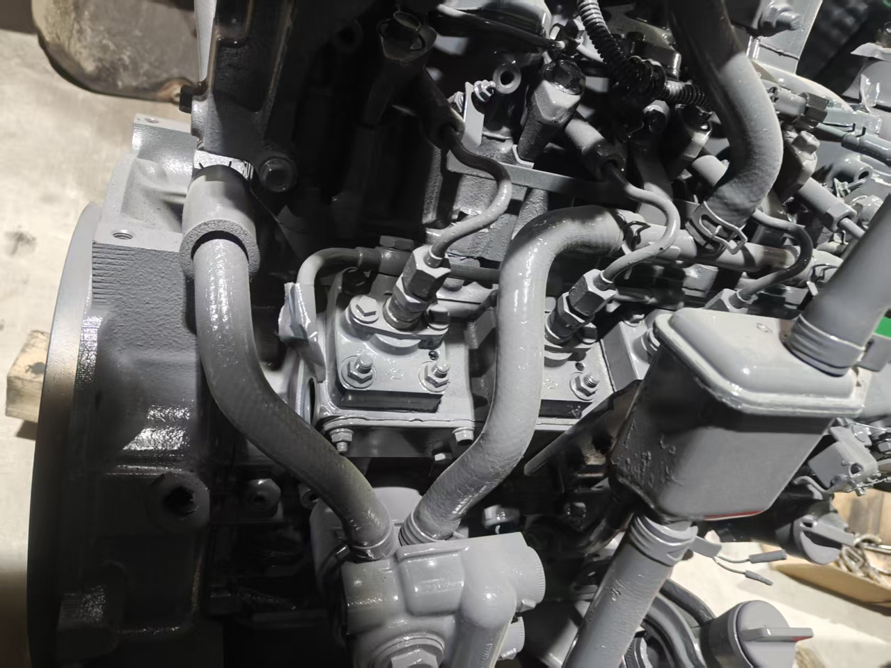 KOMATSU 4LE2 - محرك - حفار صغير: صورة 5 KOMATSU 4LE2 - محرك - حفار صغير: صورة 5