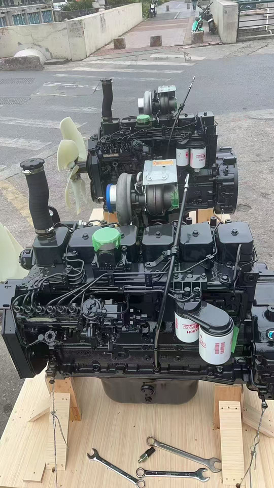 KOMATSU 6D102E - محرك - حفّار: صورة 1 KOMATSU 6D102E - محرك - حفّار: صورة 1