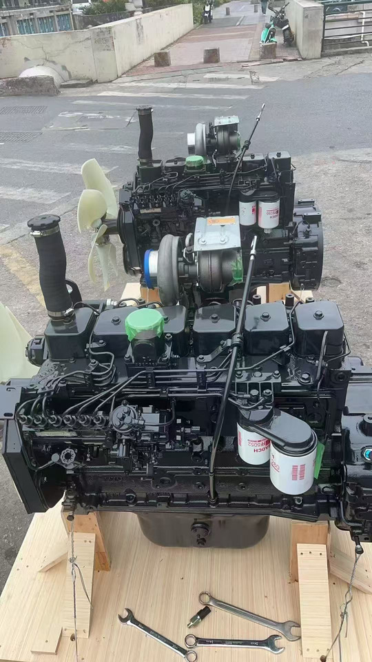 KOMATSU 6D102E - محرك - حفّار: صورة 2 KOMATSU 6D102E - محرك - حفّار: صورة 2