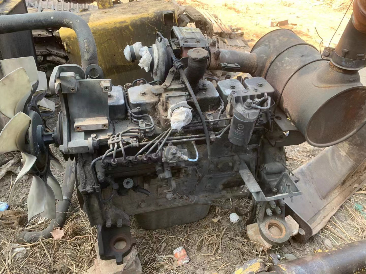 KOMATSU 6D102 - محرك - حفّار: صورة 2 KOMATSU 6D102 - محرك - حفّار: صورة 2