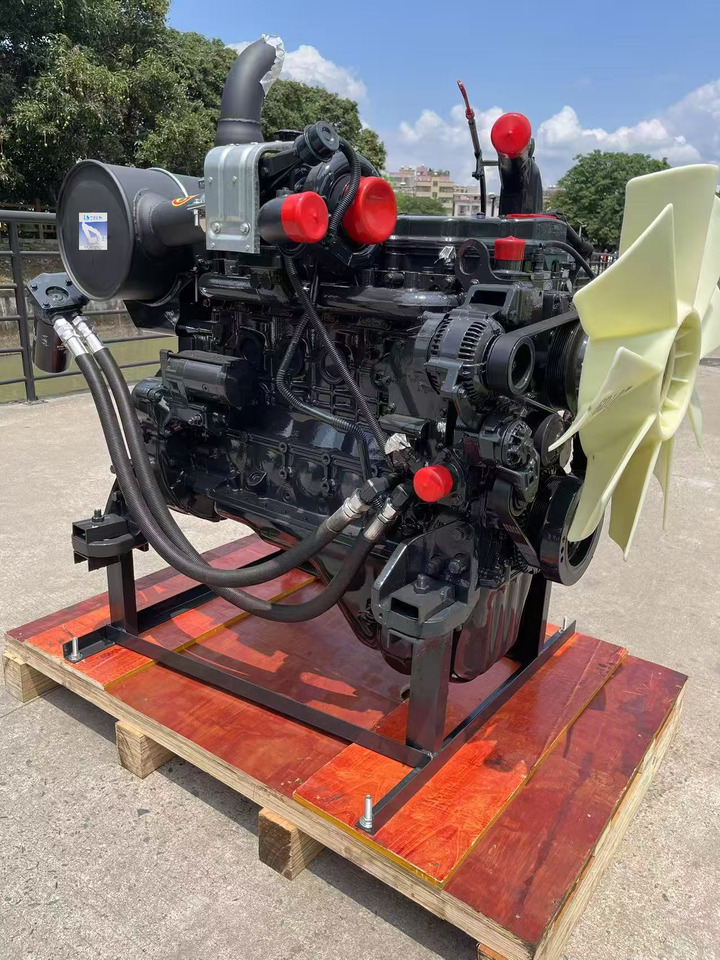 KOMATSU 6D107E-1 - محرك - حفّار: صورة 1 KOMATSU 6D107E-1 - محرك - حفّار: صورة 1