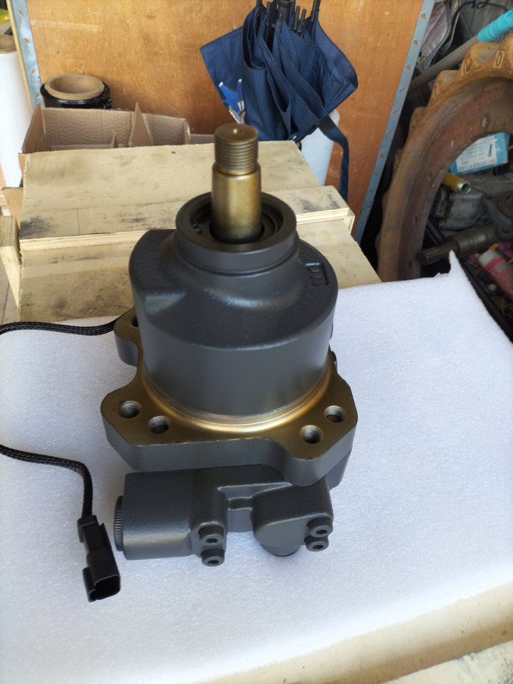 KOMATSU 708-7s-00352 - موتور هيدروليكي - بلدوزر: صورة 2 KOMATSU 708-7s-00352 - موتور هيدروليكي - بلدوزر: صورة 2