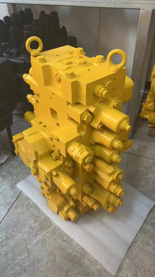 KOMATSU 723-48-26701 - صمام هيدروليكي - حفّار: صورة 3 KOMATSU 723-48-26701 - صمام هيدروليكي - حفّار: صورة 3
