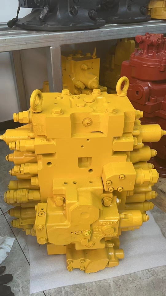KOMATSU 723-48-26701 - صمام هيدروليكي - حفّار: صورة 2 KOMATSU 723-48-26701 - صمام هيدروليكي - حفّار: صورة 2