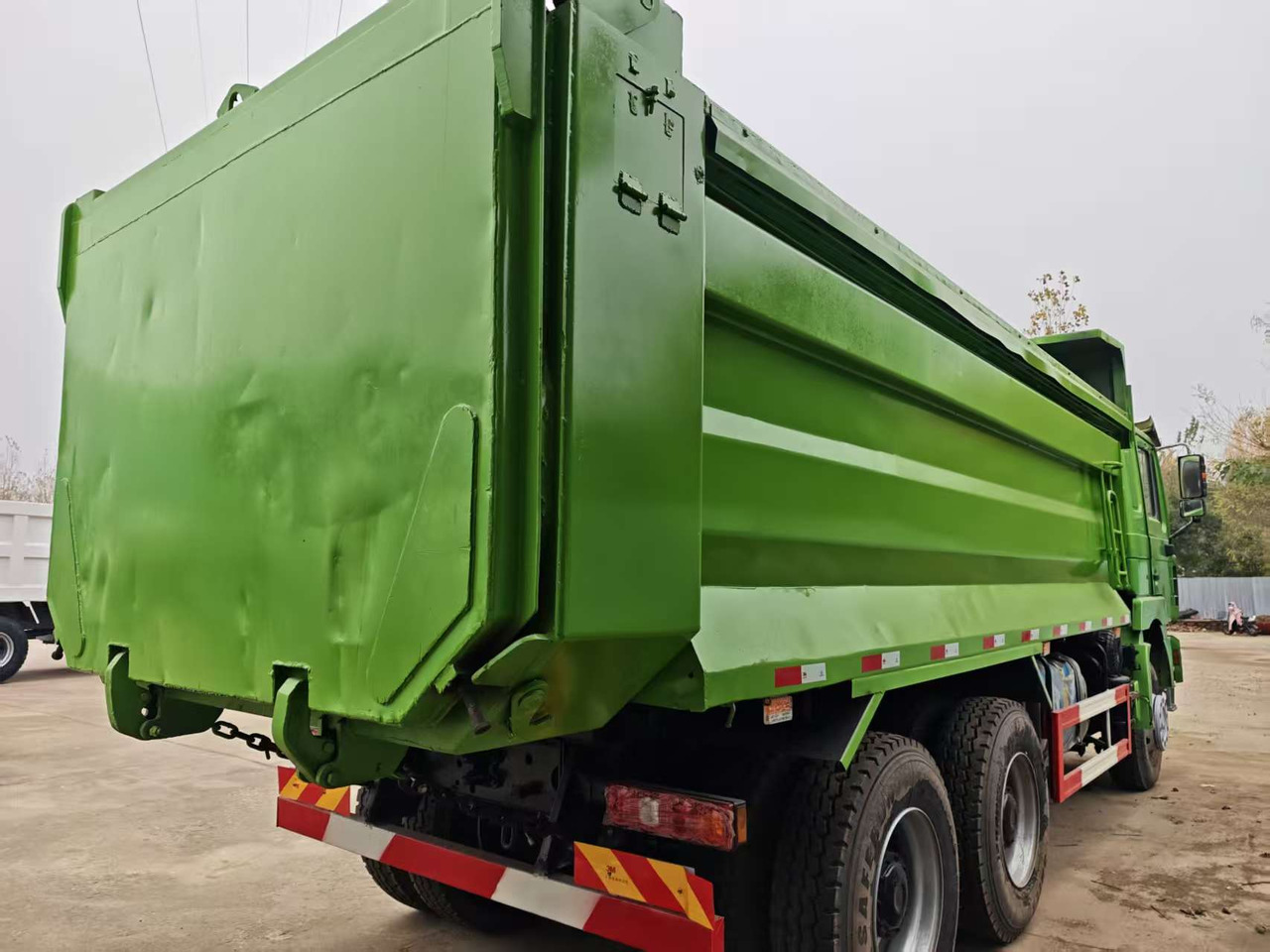 SHACMAN F3000 - شاحنة صهريج: صورة 5 SHACMAN F3000 - شاحنة صهريج: صورة 5