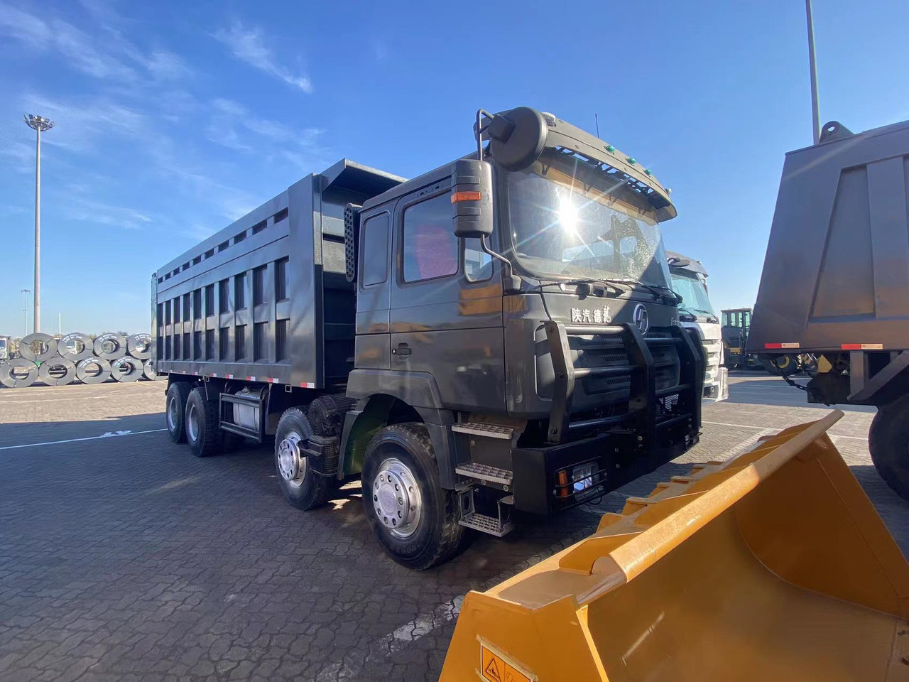 SHACMAN Shacman F3000 8*4 dump truck - شاحنة قلاب: صورة 4 SHACMAN Shacman F3000 8*4 dump truck - شاحنة قلاب: صورة 4