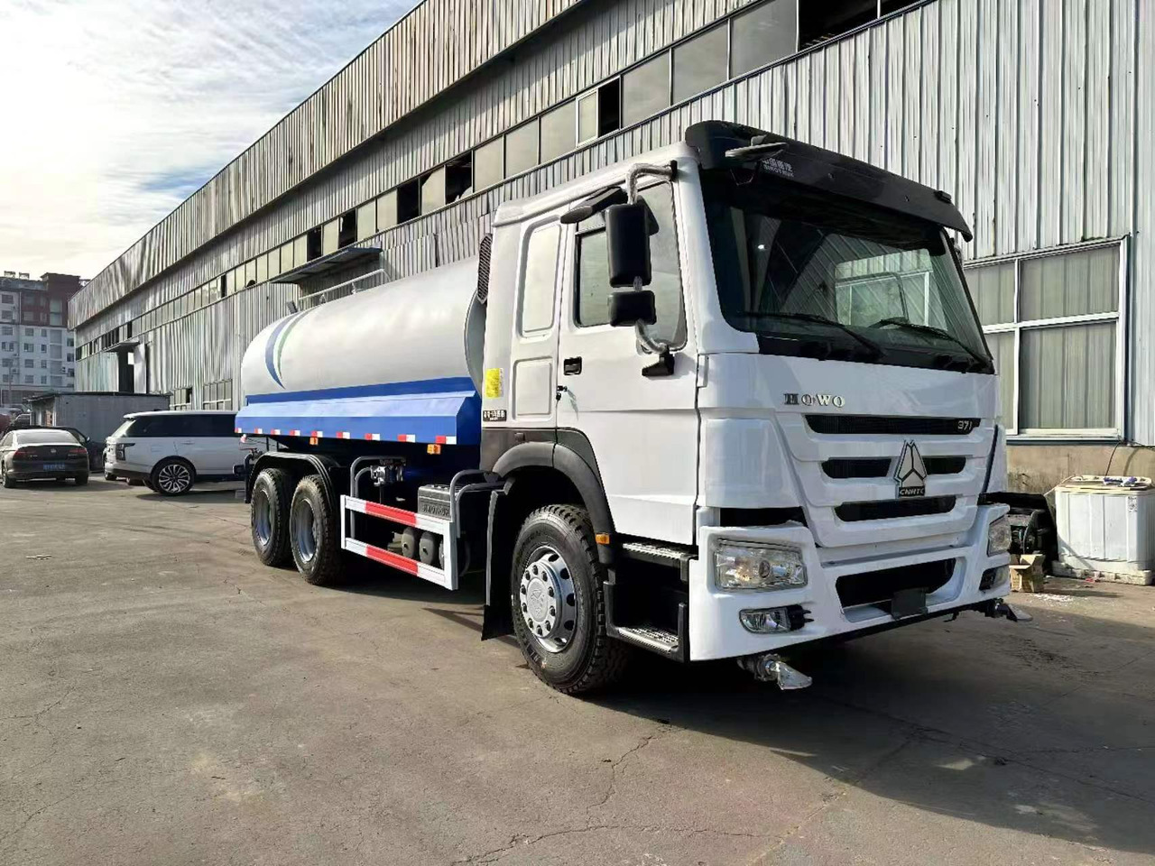 SINOTRUK HOWO 371 20 cubic meter  sprinkler - ناقلة حاويات/ شاحنة حاويات: صورة 1 SINOTRUK HOWO 371 20 cubic meter  sprinkler - ناقلة حاويات/ شاحنة حاويات: صورة 1