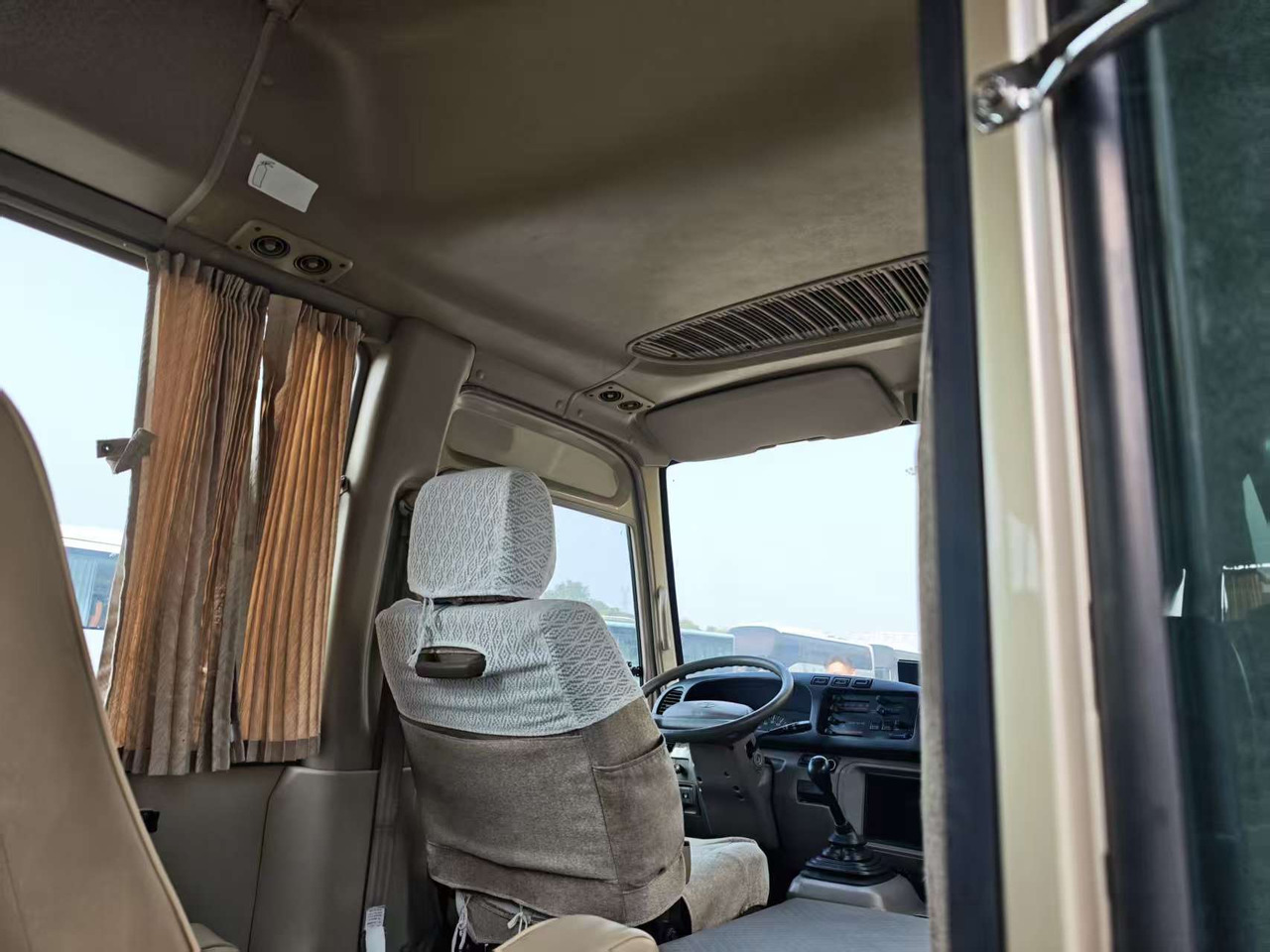 TOYOTA COASTER 23 seats - حافلة نقل لمسافات طويلة: صورة 3 TOYOTA COASTER 23 seats - حافلة نقل لمسافات طويلة: صورة 3