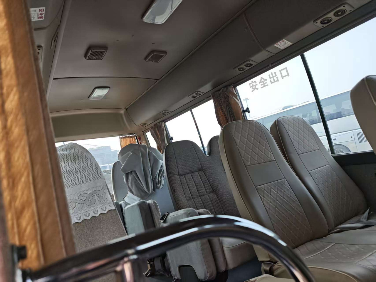 TOYOTA COASTER 23 seats - حافلة نقل لمسافات طويلة: صورة 5 TOYOTA COASTER 23 seats - حافلة نقل لمسافات طويلة: صورة 5