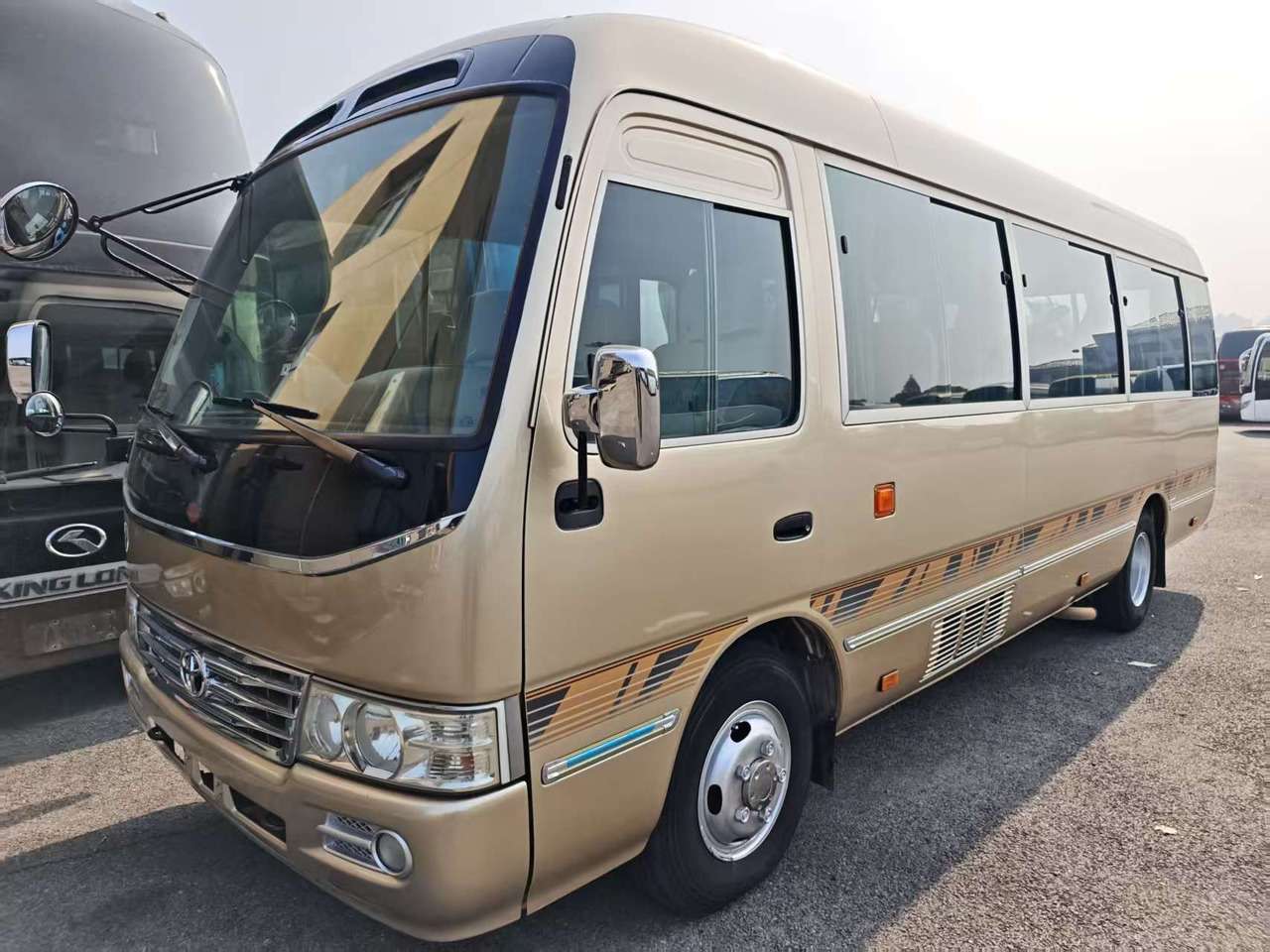 TOYOTA COASTER 23 seats - حافلة نقل لمسافات طويلة: صورة 1 TOYOTA COASTER 23 seats - حافلة نقل لمسافات طويلة: صورة 1