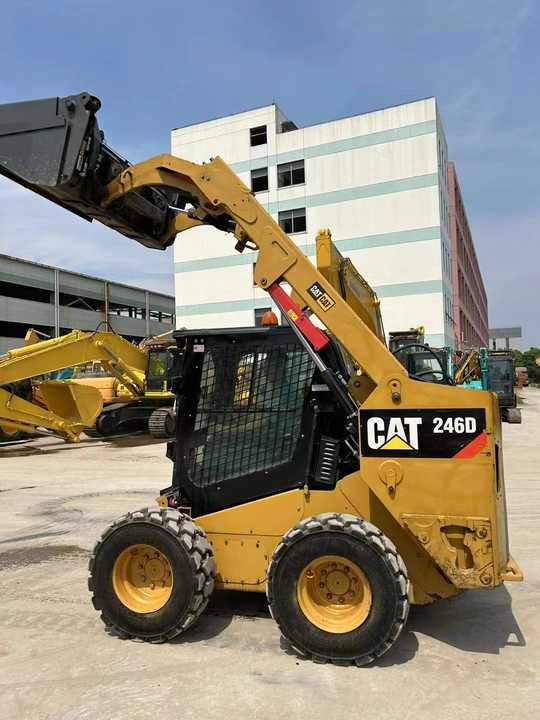 90% New Front Loader Tractor CAT 246D Skid Steer Loader / Used Cat 226B 246C 246d Mini Skid Steer Loader in Stock - شيول صغير: صورة 5 90% New Front Loader Tractor CAT 246D Skid Steer Loader / Used Cat 226B 246C 246d Mini Skid Steer Loader in Stock - شيول صغير: صورة 5