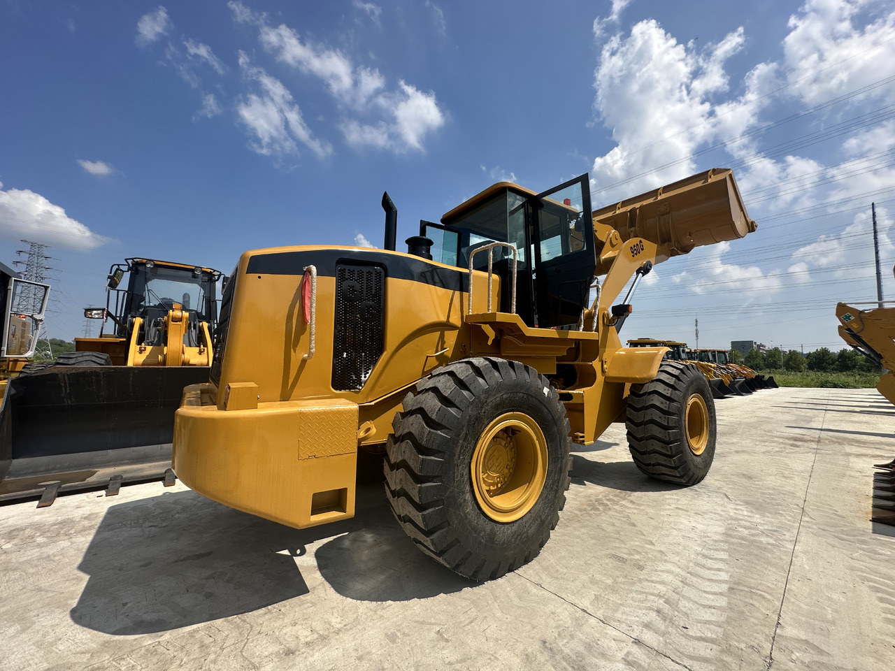 BACKHOE LOADER Used High Quality CAT 950G Wheel Loader on Hot Sale CAT in Stock for Sale - اللودر بعجل: صورة 3 BACKHOE LOADER Used High Quality CAT 950G Wheel Loader on Hot Sale CAT in Stock for Sale - اللودر بعجل: صورة 3
