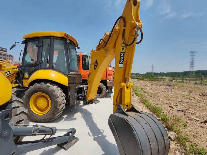 Cheap Price JCB 3CX Backhoe Loader in Excellent Condition for Sale JCB3CX JCB 4CX Available for Sale - لودر ذو محراث خلفي/ باكهو: صورة 2 Cheap Price JCB 3CX Backhoe Loader in Excellent Condition for Sale JCB3CX JCB 4CX Available for Sale - لودر ذو محراث خلفي/ باكهو: صورة 2
