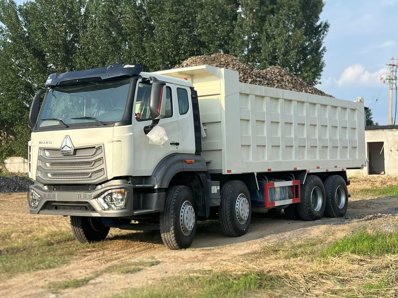 HOWO Used Dump Truck8*4 6*4 - شاحنة قلاب: صورة 1 HOWO Used Dump Truck8*4 6*4 - شاحنة قلاب: صورة 1