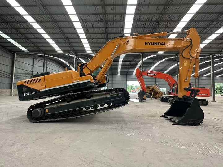 Hyundai Digger 305-9vs Second Hand Korea Made High Performance Machine Hyundai Excavator for Sale - حفار زاحف: صورة 4 Hyundai Digger 305-9vs Second Hand Korea Made High Performance Machine Hyundai Excavator for Sale - حفار زاحف: صورة 4