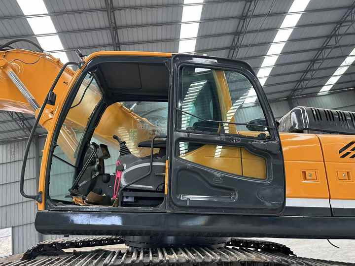 Hyundai Digger 305-9vs Second Hand Korea Made High Performance Machine Hyundai Excavator for Sale - حفار زاحف: صورة 2 Hyundai Digger 305-9vs Second Hand Korea Made High Performance Machine Hyundai Excavator for Sale - حفار زاحف: صورة 2