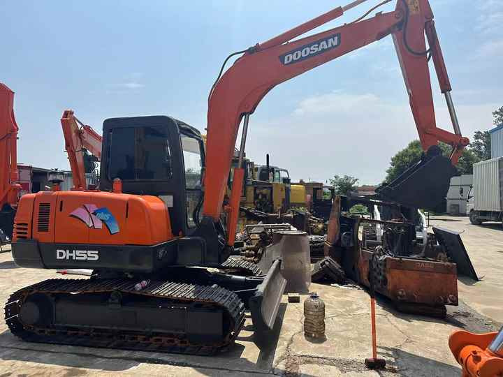 Low Shipping Used Excavator Doosan DH55 Good Condition with Low Hours - حفّار: صورة 5 Low Shipping Used Excavator Doosan DH55 Good Condition with Low Hours - حفّار: صورة 5